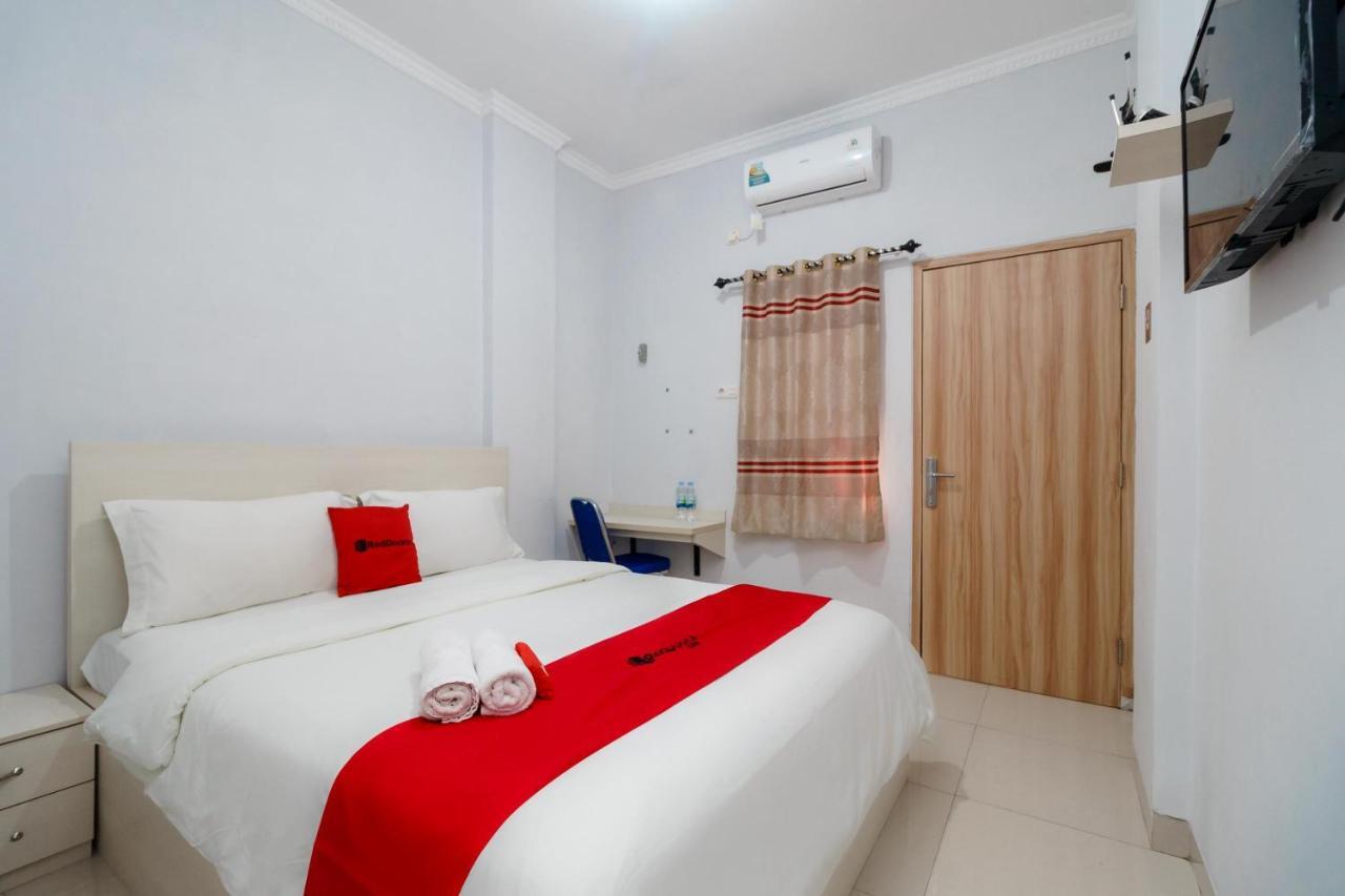 Hotel Reddoorz Syariah Near Stasiun Lrt Bumi Sriwijaya Palembang Exterior foto